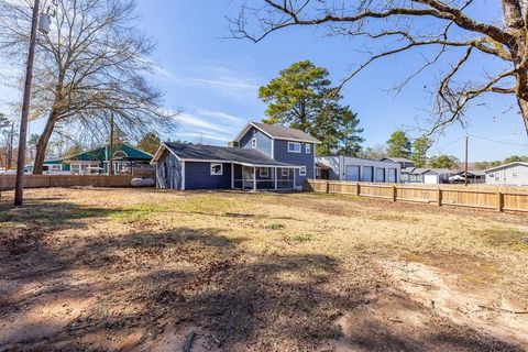Photo of 195 Lakeside Drive, Zavalla, TX 75980 (MLS # 88566801)