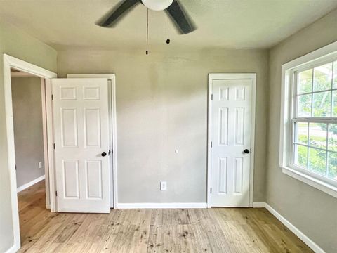 Tiny photo for 510 Sulphur Street, Houston, TX 77034 (MLS # 85160138)