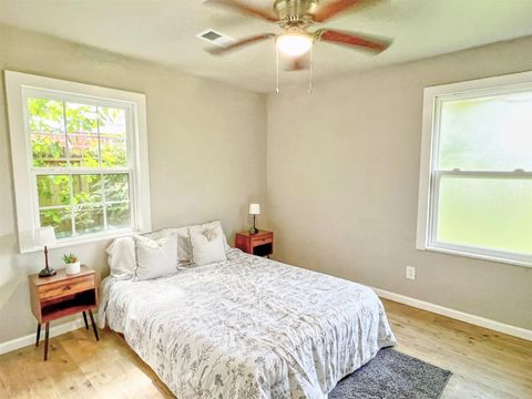 Tiny photo for 510 Sulphur Street, Houston, TX 77034 (MLS # 85160138)