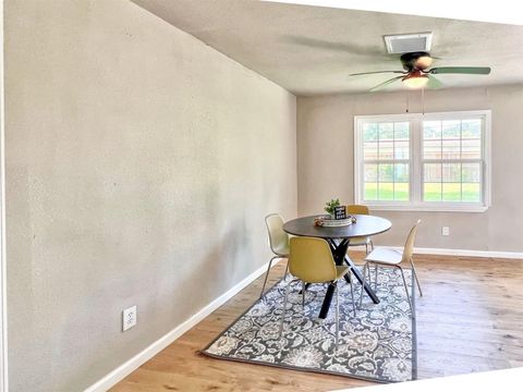 Tiny photo for 510 Sulphur Street, Houston, TX 77034 (MLS # 85160138)