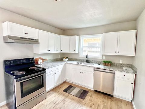 Tiny photo for 510 Sulphur Street, Houston, TX 77034 (MLS # 85160138)