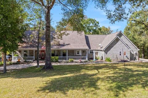 Photo of 80 Lake Grove Drive, Coldspring, TX 77331 (MLS # 98437257)