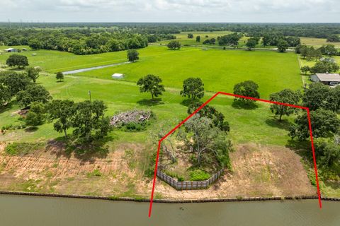 4 County Road 344 Sweeny TX 77480