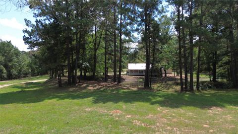 Photo of 2977 County Road 1545, Crockett, TX 75835 (MLS # 6568699) Photo of 2977 County Road 1545, Crockett, TX 75835 (MLS # 6568699)