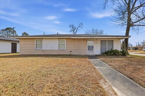 1709 Robin Avenue Orange TX 77632