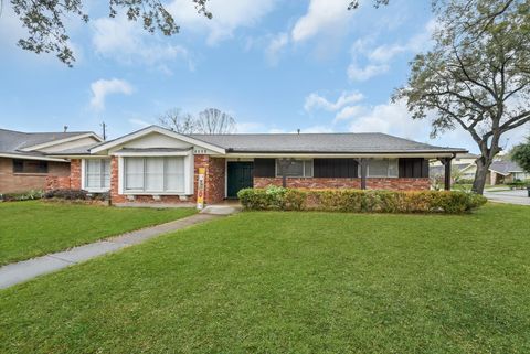Photo of 4002 Martinshire Drive, Houston, TX 77025 (MLS # 57241720)
