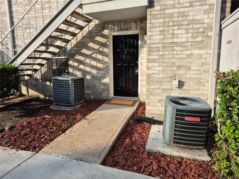 Photo of 10847 Braes Bend Drive, Houston, TX 77071 (MLS # 10569545)