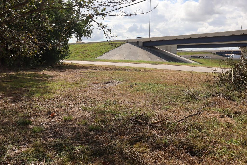 Photo of 0 Saint Benedict Street, Houston, TX 77021 (MLS # 98158531)