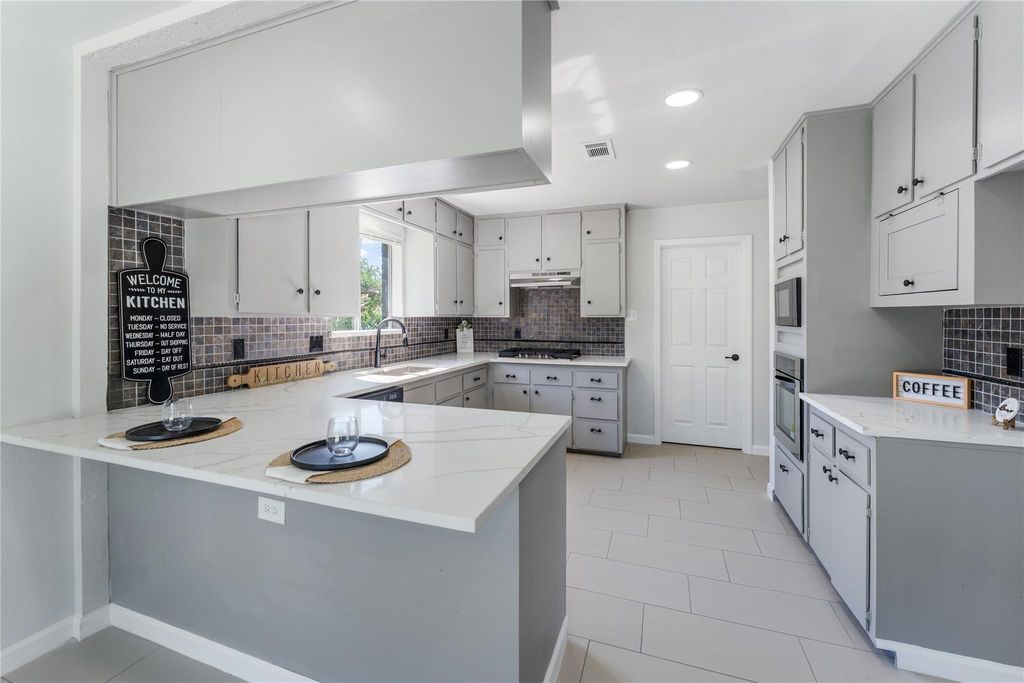 Photo of 3203 Lazy Pine Lane, La Porte, TX 77571 (MLS # 64775332)