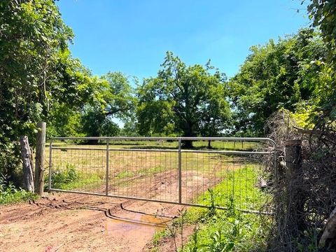 Photo of 2125 Peach Ridge Road, Brookshire, TX 77423 (MLS # 21786361)