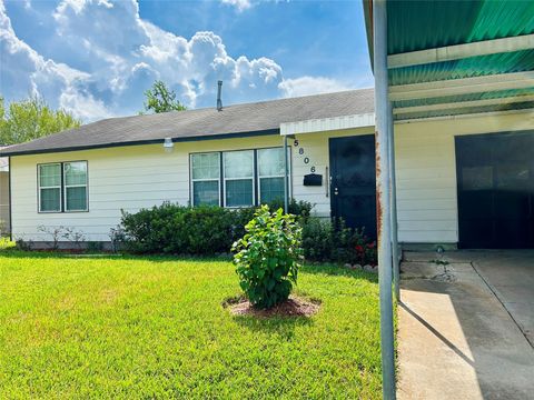 Photo of 5806 Beldart Street, Houston, TX 77033 (MLS # 19597965)