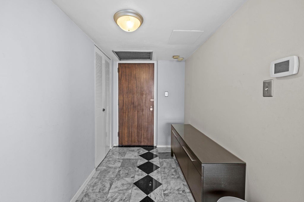 Photo of 2016 Main Street #2302, Houston, TX 77002 (MLS # 10081576)