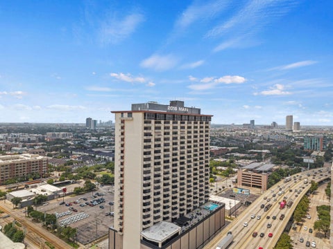 Photo of 2016 Main Street #2302, Houston, TX 77002 (MLS # 10081576)