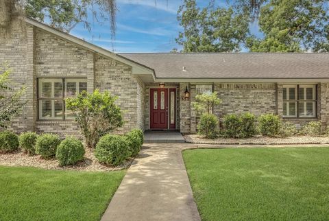 Photo of 332 N Amherst Drive, West Columbia, TX 77486 (MLS # 94912629) Photo of 332 N Amherst Drive, West Columbia, TX 77486 (MLS # 94912629)