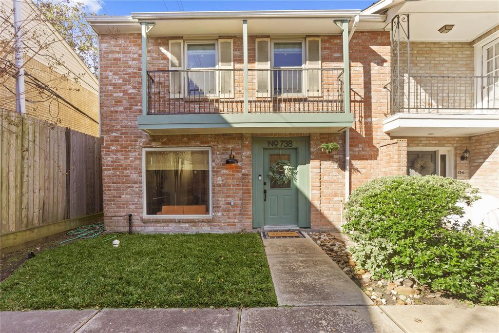 Photo of 738 Thicket Lane, Houston, TX 77079 (MLS # 70243579)