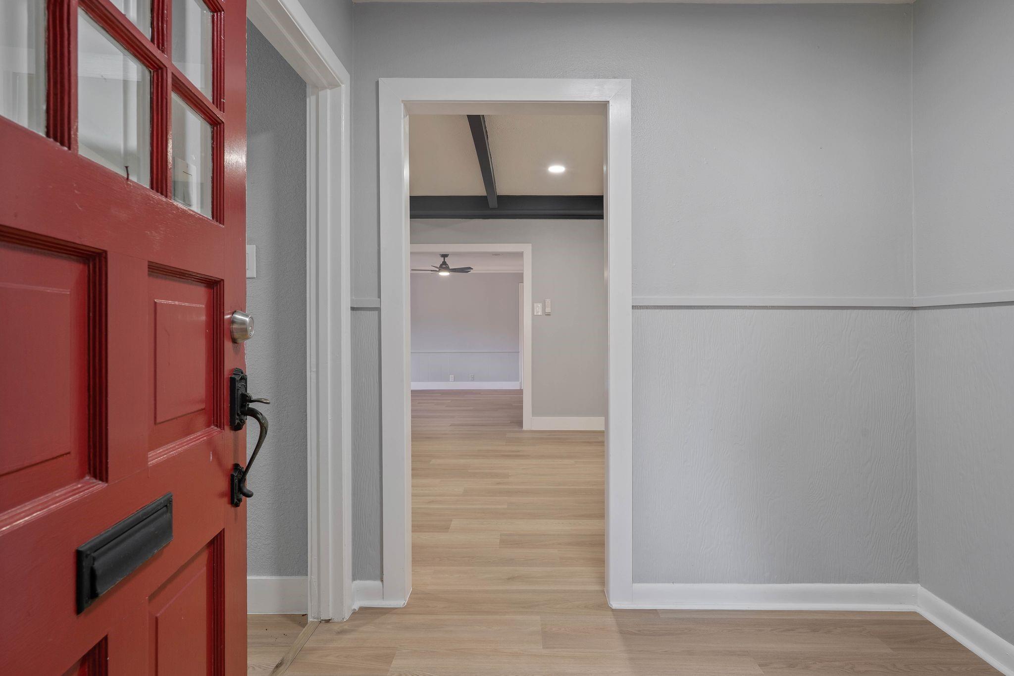 105 N Woodsway Street E