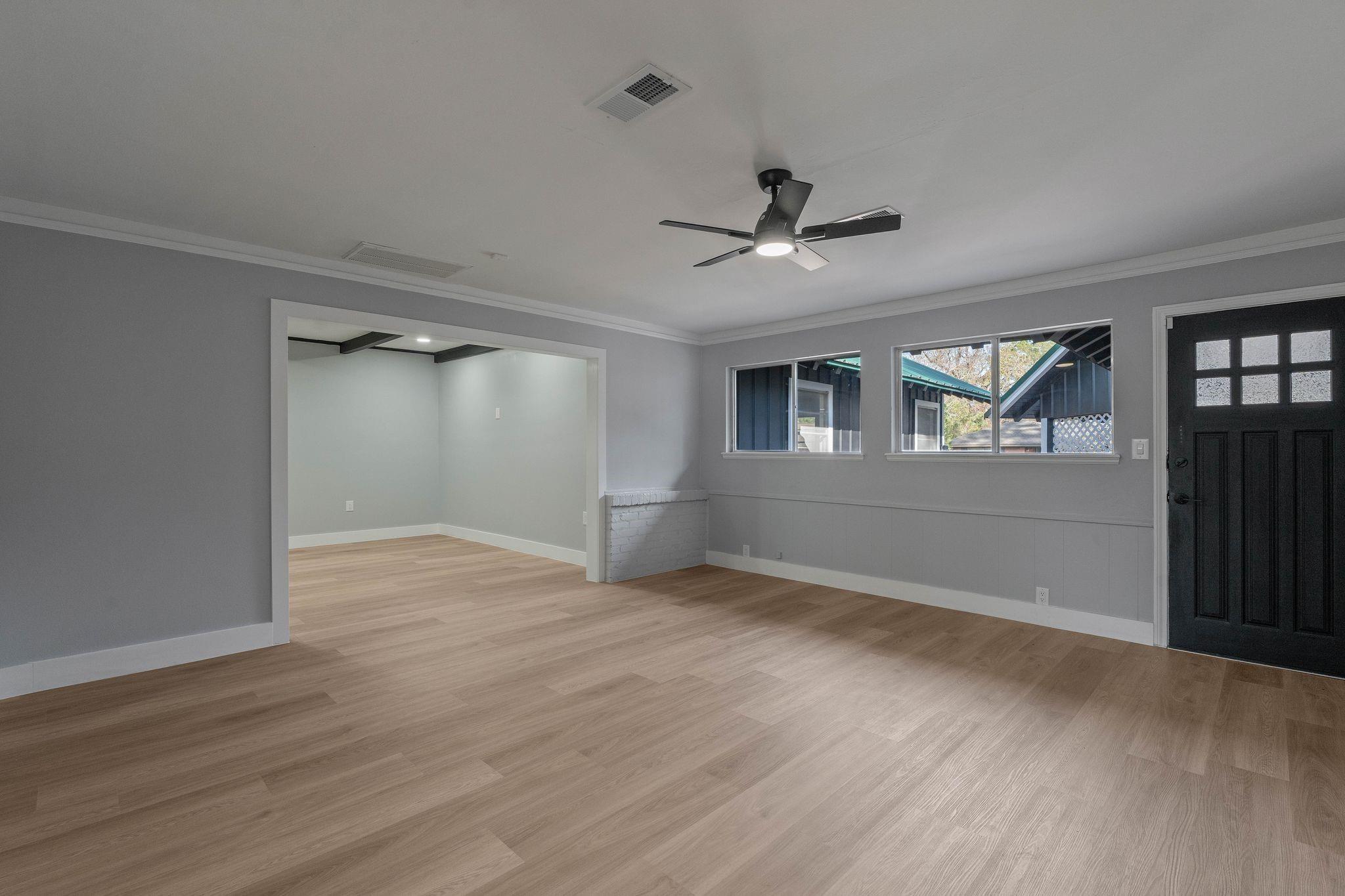 105 N Woodsway Street E