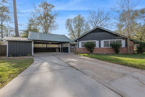 105 N Woodsway Street E Conroe TX 77301