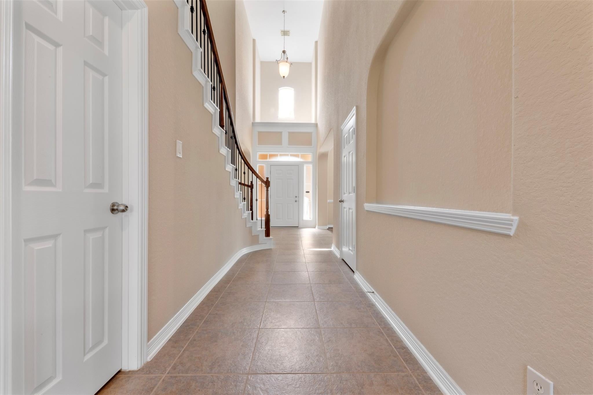 9227 Hummingbird Lane