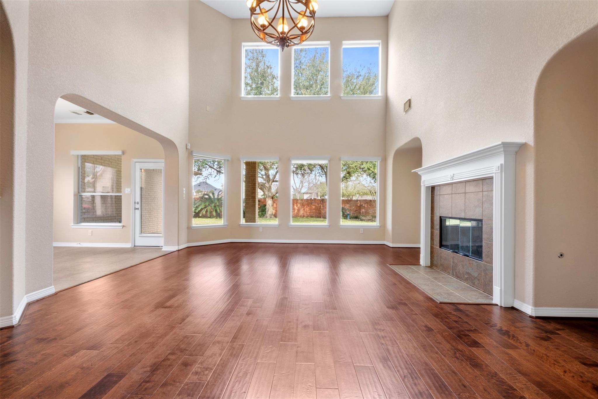 9227 Hummingbird Lane