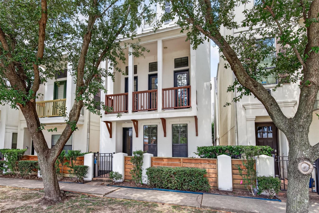 Photo of 6610 Toledo Street, Houston, TX 77008 (MLS # 67792600)
