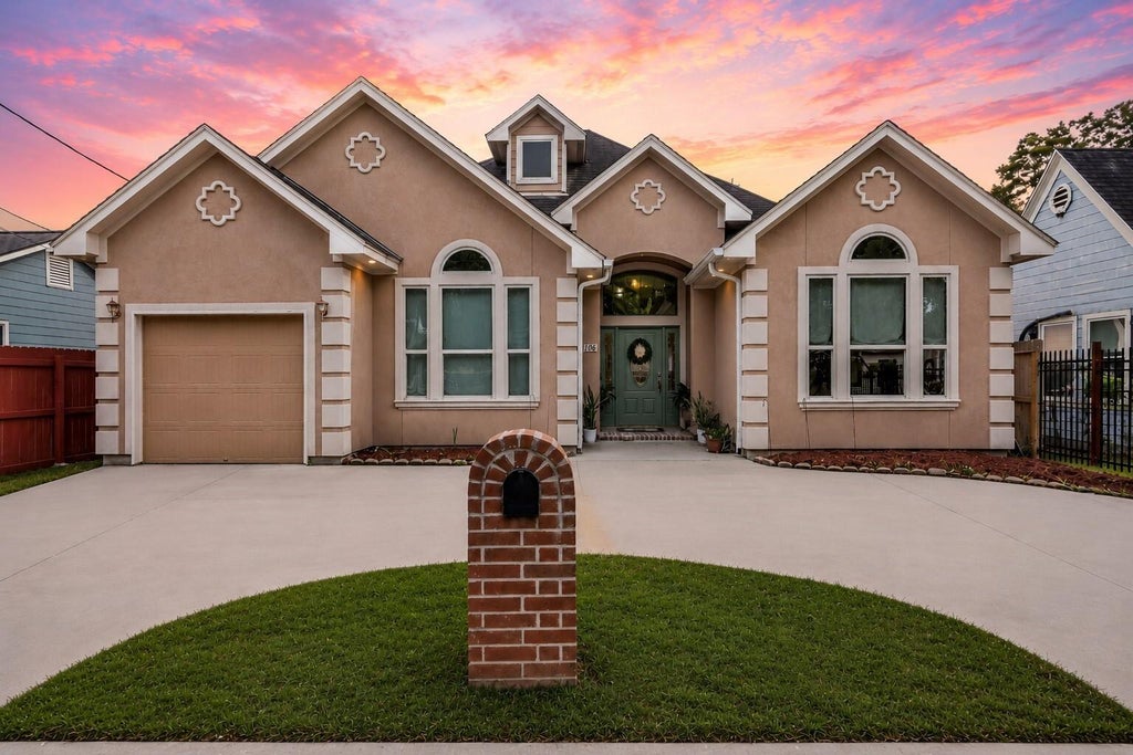 Photo of 7106 Japonica Street, Houston, TX 77087 (MLS # 24343973)
