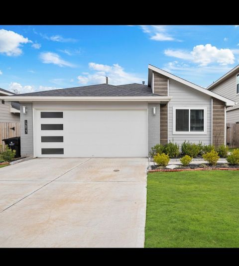 Photo of 12817 Tokenhouse Lane, Houston, TX 77047 (MLS # 34745326)