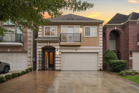 Photo of 5349 Mcculloch Circle, Houston, TX 77056 (MLS # 40017805)