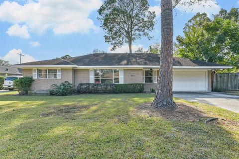 Photo of 5511 Kinglet Street, Houston, TX 77096 (MLS # 34686052)