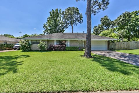 Photo of 5511 Kinglet Street, Houston, TX 77096 (MLS # 34686052)