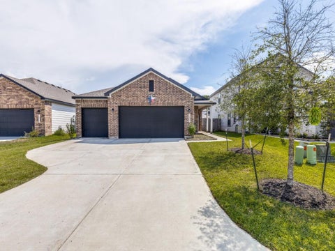 Photo of 16862 Bristle Cone Way, Conroe, TX 77302 (MLS # 11860385)