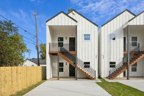 Tiny photo for 301 Cartersville Street #B, Houston, TX 77029 (MLS # 70125095)