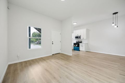 Tiny photo for 301 Cartersville Street #B, Houston, TX 77029 (MLS # 70125095)