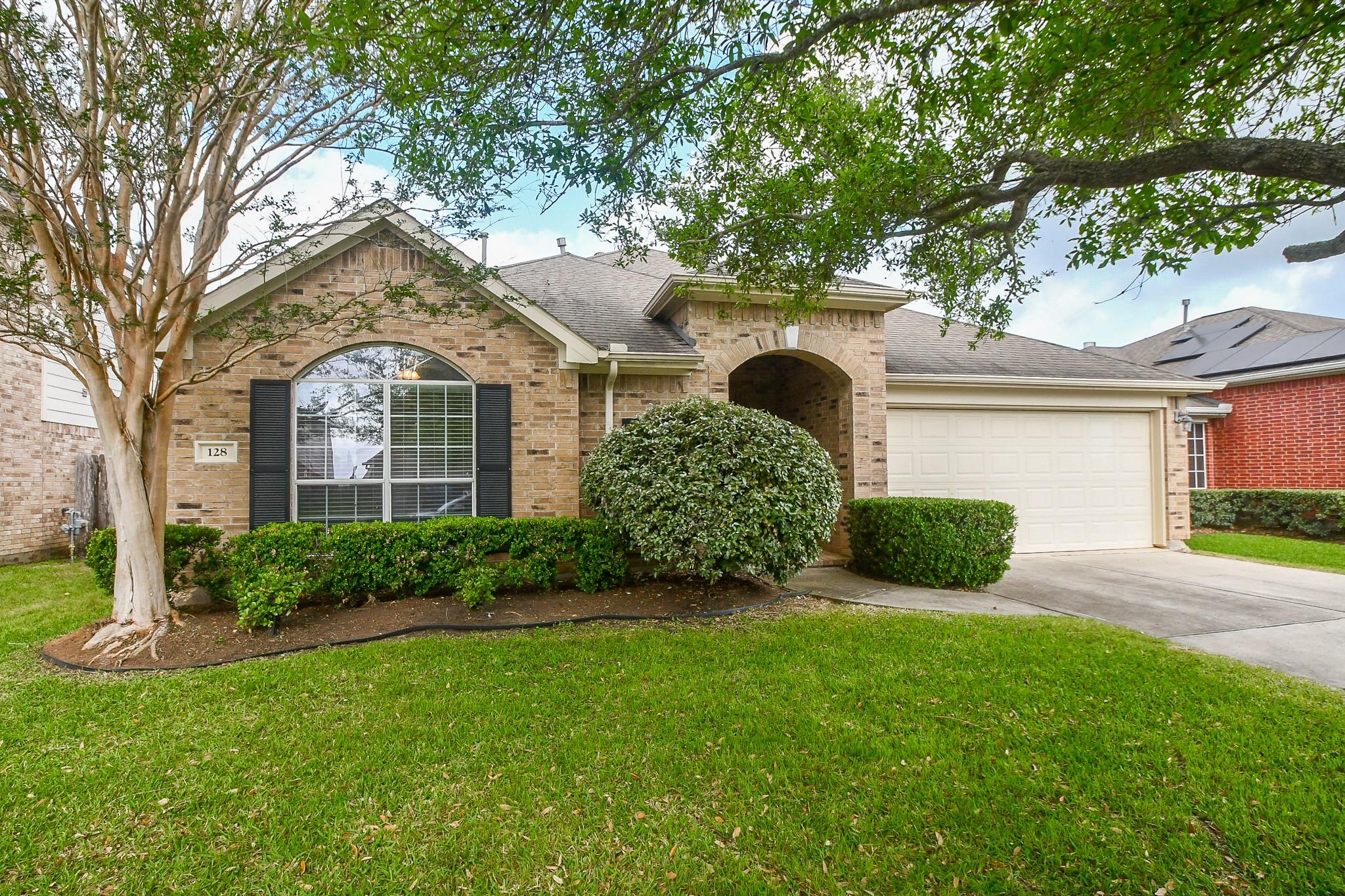 128 Emerald Loch Lane