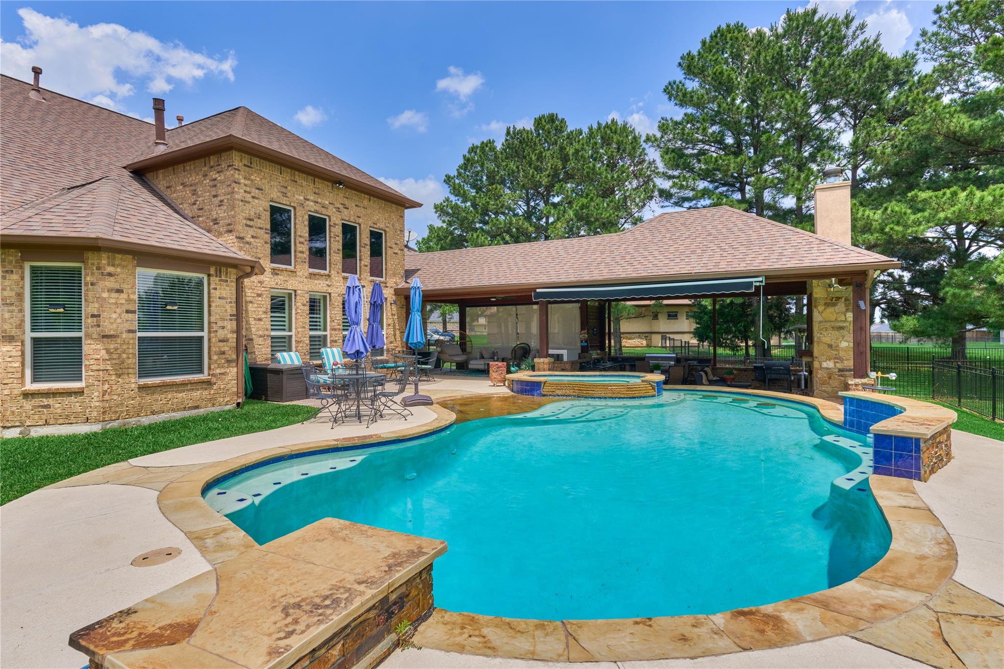 19089 Grandview Point