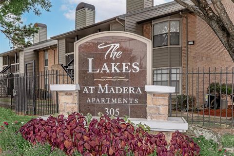 Photo of 305 W Baker Road #1414, Baytown, TX 77521 (MLS # 60030072)
