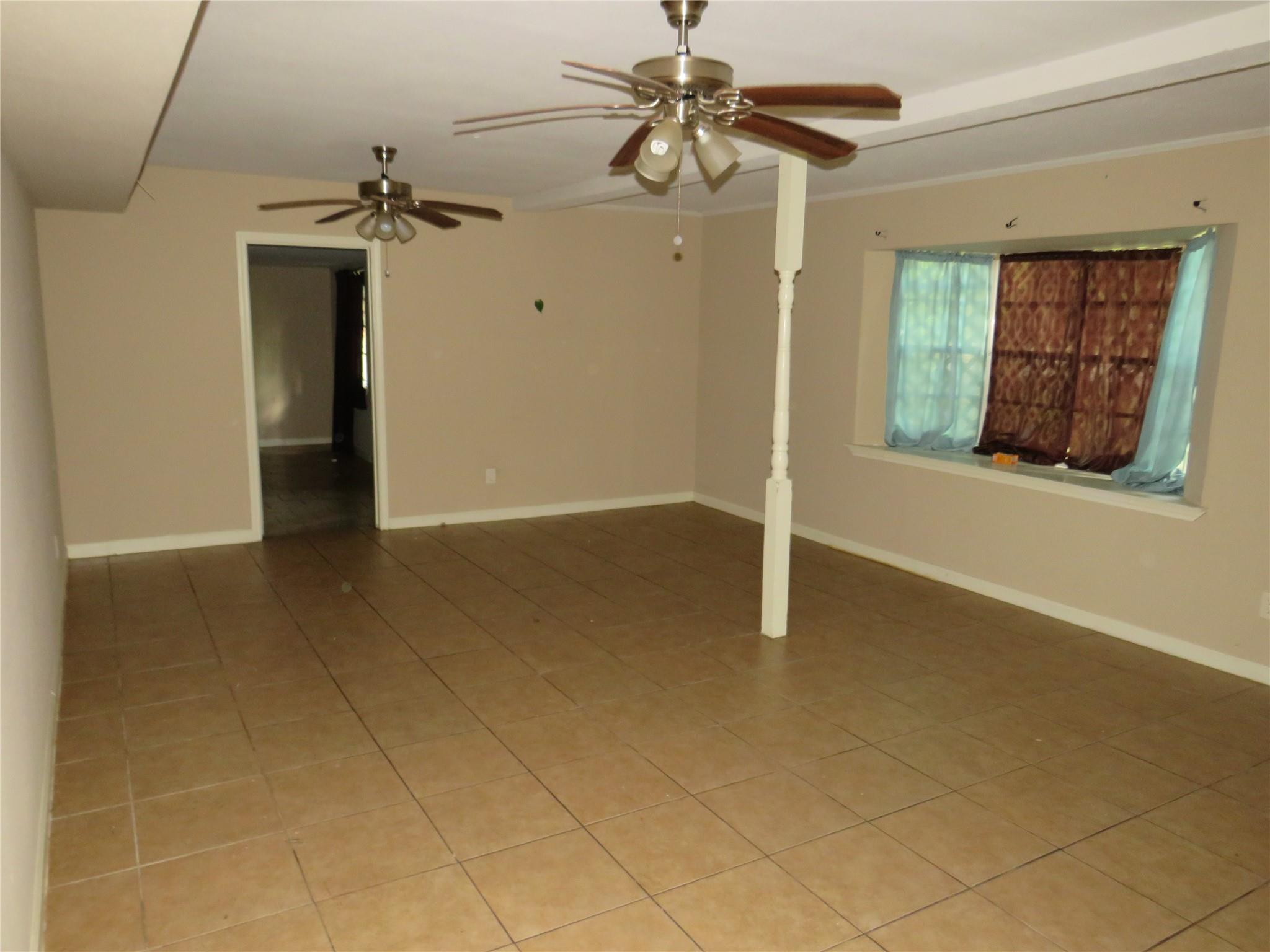 7102 N Highway 6