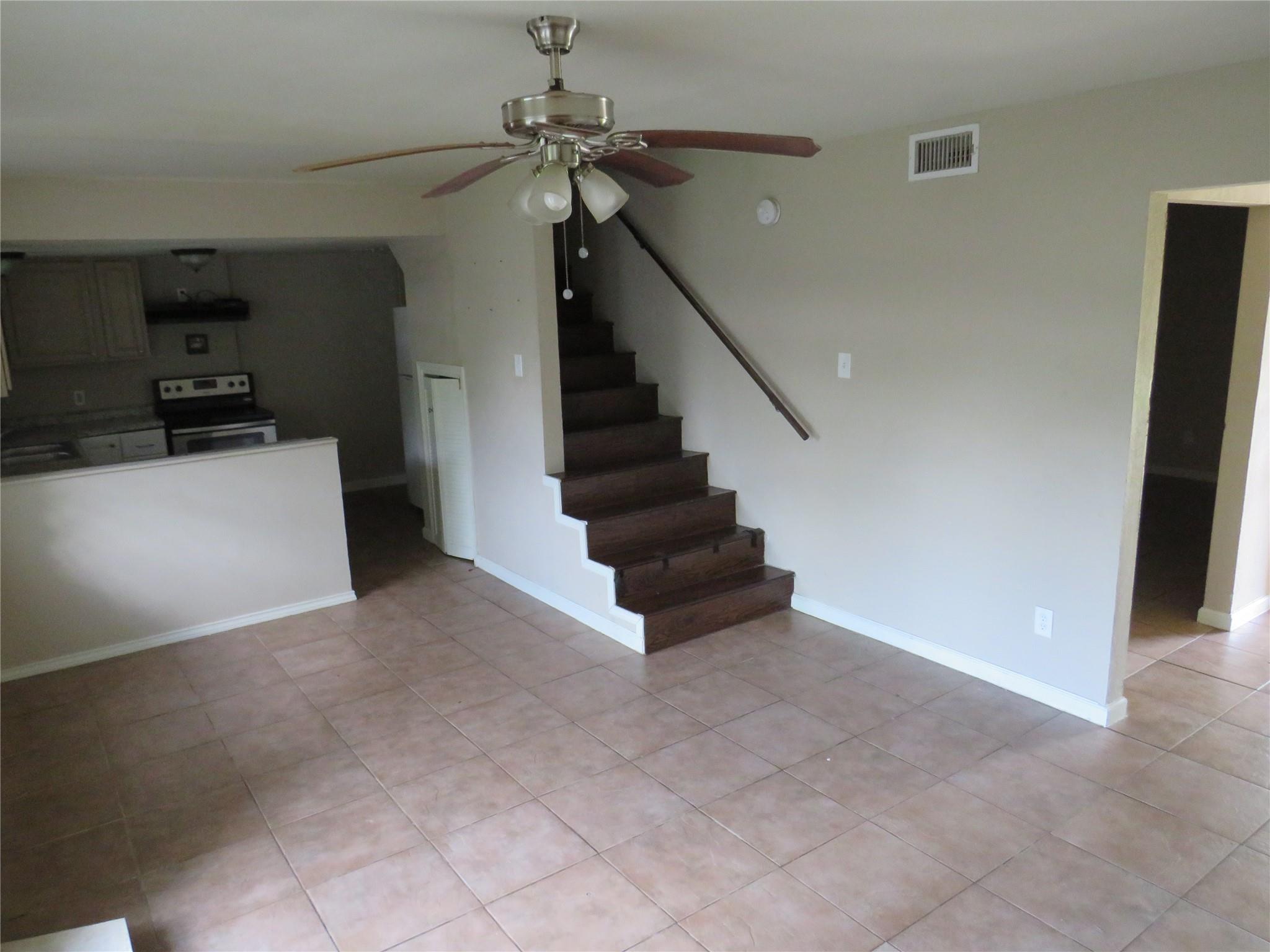 7102 N Highway 6
