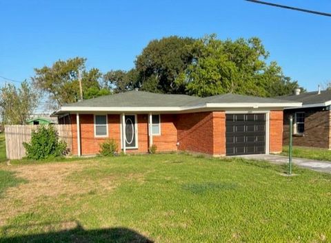 Photo of 19 28th Street, Texas City, TX 77590 (MLS # 30882564)