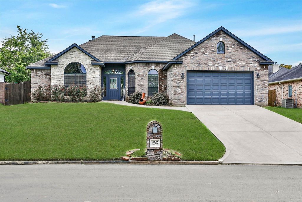 Photo of 12802 Point Aquarius Boulevard, Willis, TX 77318 (MLS # 40918192)