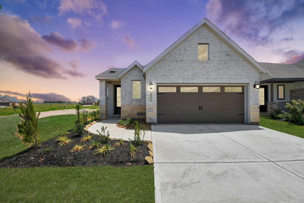 Photo of 29515 Pondview Drive, Waller, TX 77484 (MLS # 32923644)