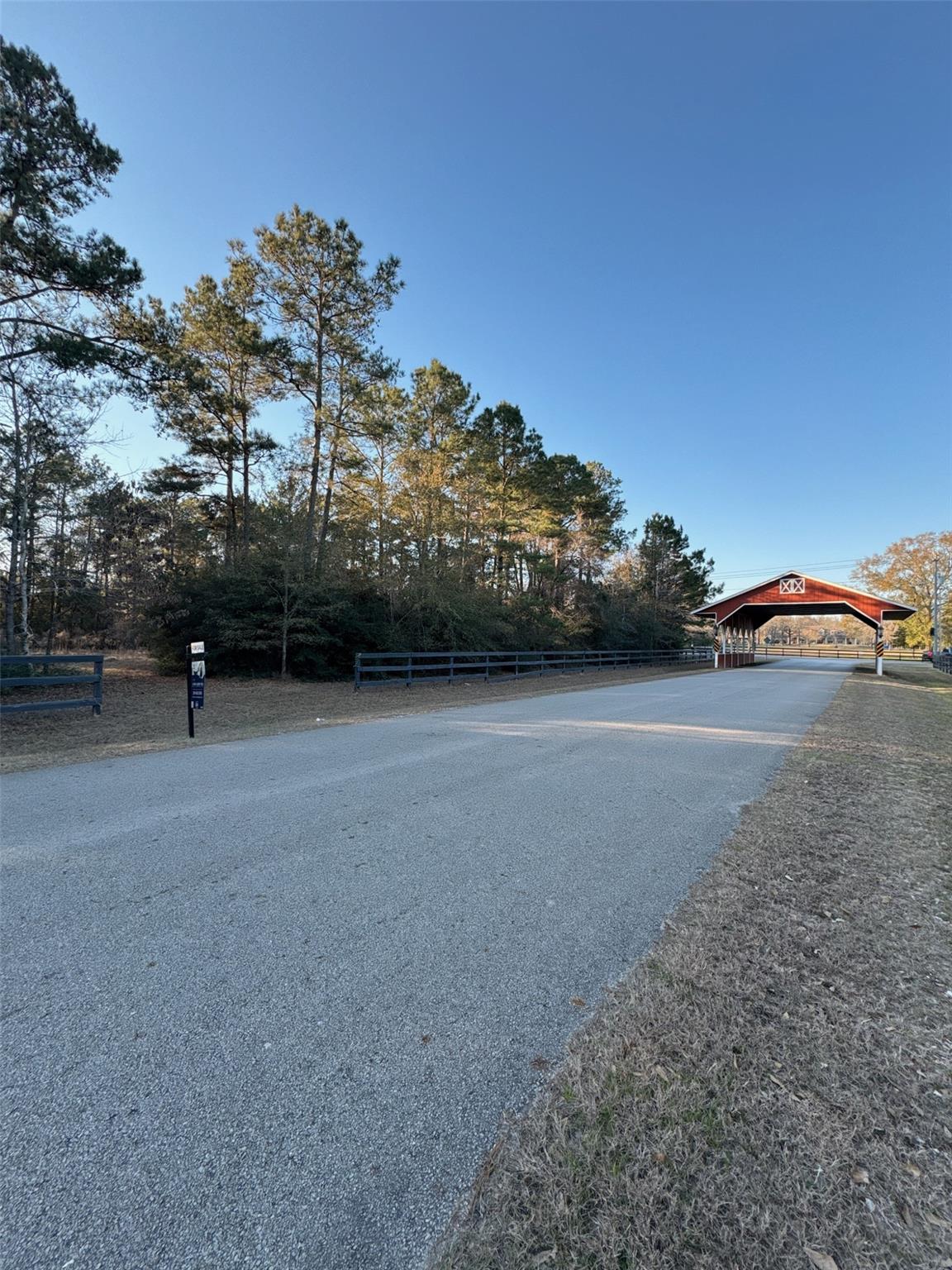 11200 Kentucky Oaks Rd