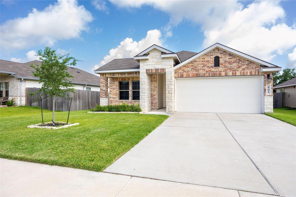 Photo of 802 Legrand Street, Brenham, TX 77833 (MLS # 29683065)