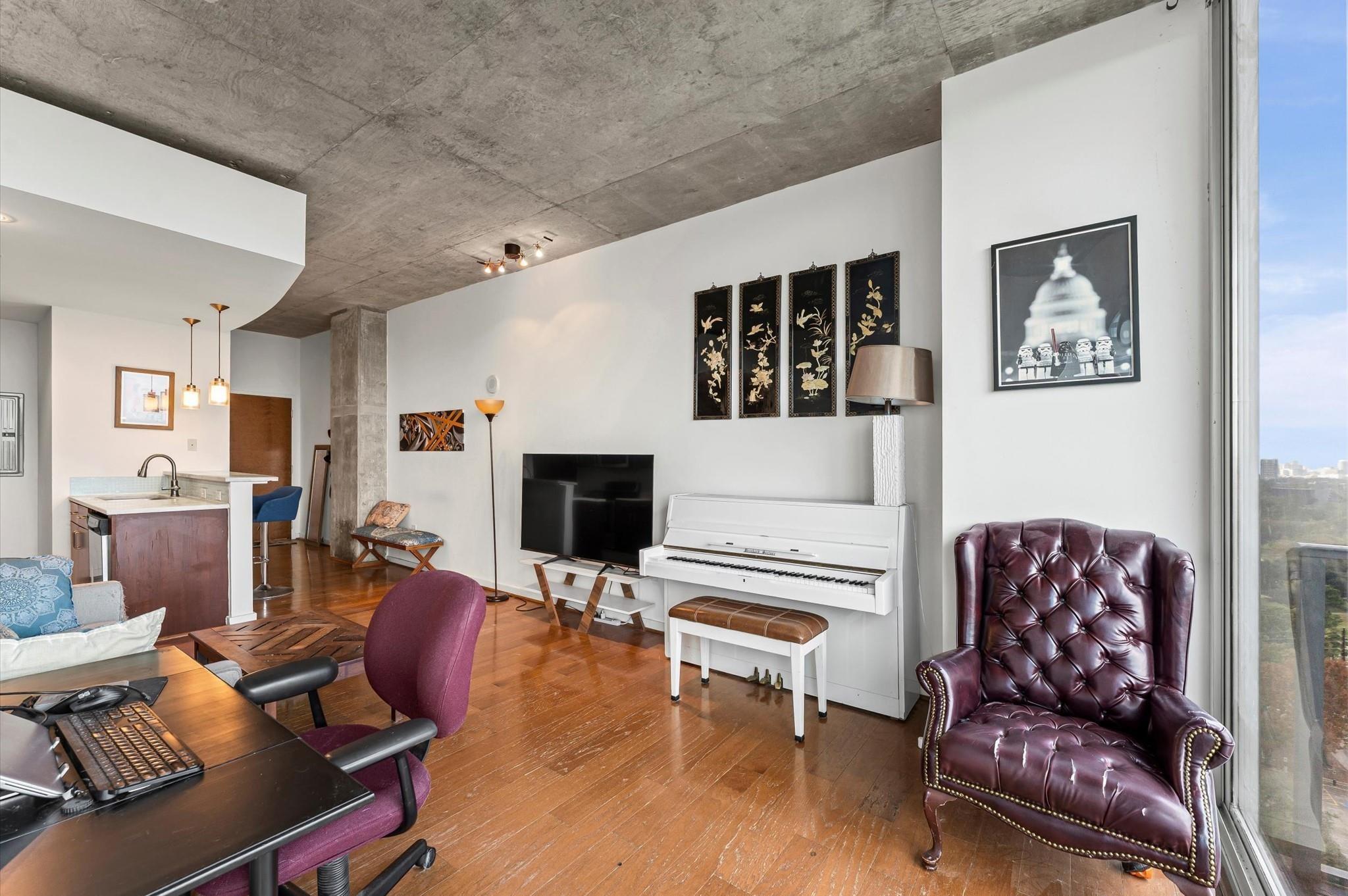 5925 Almeda Road 11315