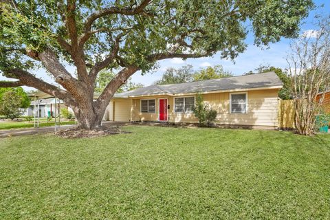 Photo of 3301 Earl Street, Pasadena, TX 77503 (MLS # 60336642)