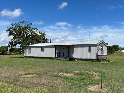 Photo of 204 N 4th Street, Seadrift, TX 77983 (MLS # 40767772) Photo of 204 N 4th Street, Seadrift, TX 77983 (MLS # 40767772)