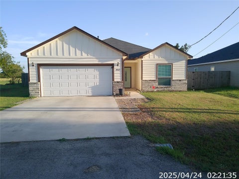 Photo of 1027 Wallace Street, Columbus, TX 78934 (MLS # 56125776)