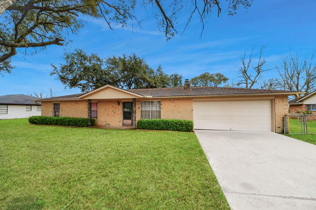 Photo of 1722 Maryon Street, Baytown, TX 77523 (MLS # 31672478)