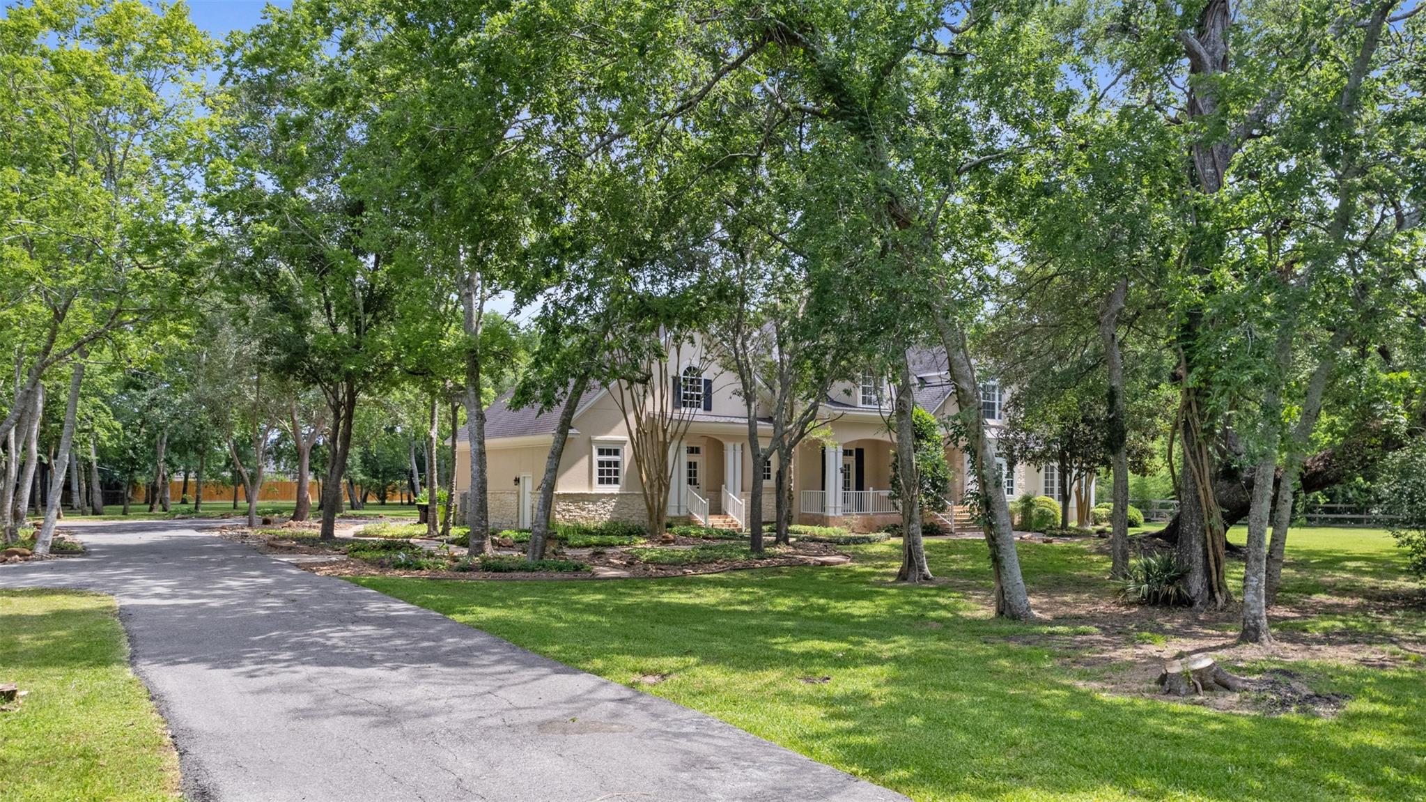 2042 Darby Lane