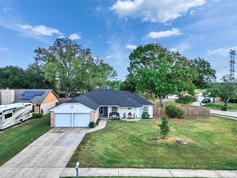 Photo of 628 Meadowbriar Street, League City, TX 77573 (MLS # 22056478)